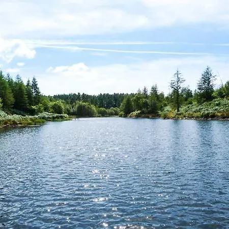 Nyaraló Holme Well *